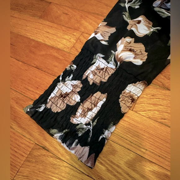 c’est moi sheer long sleeve mockneck bodysuit - Picture 4 of 5